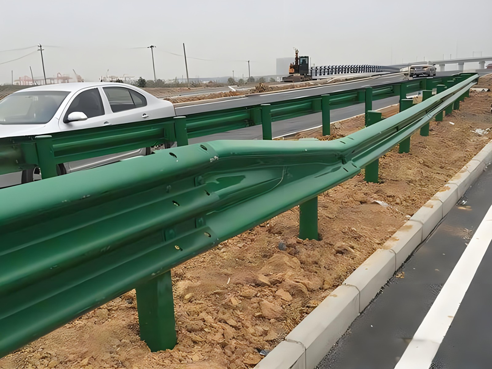 齐齐哈尔高速波形护栏板日常维护方案确保道路安全新举措